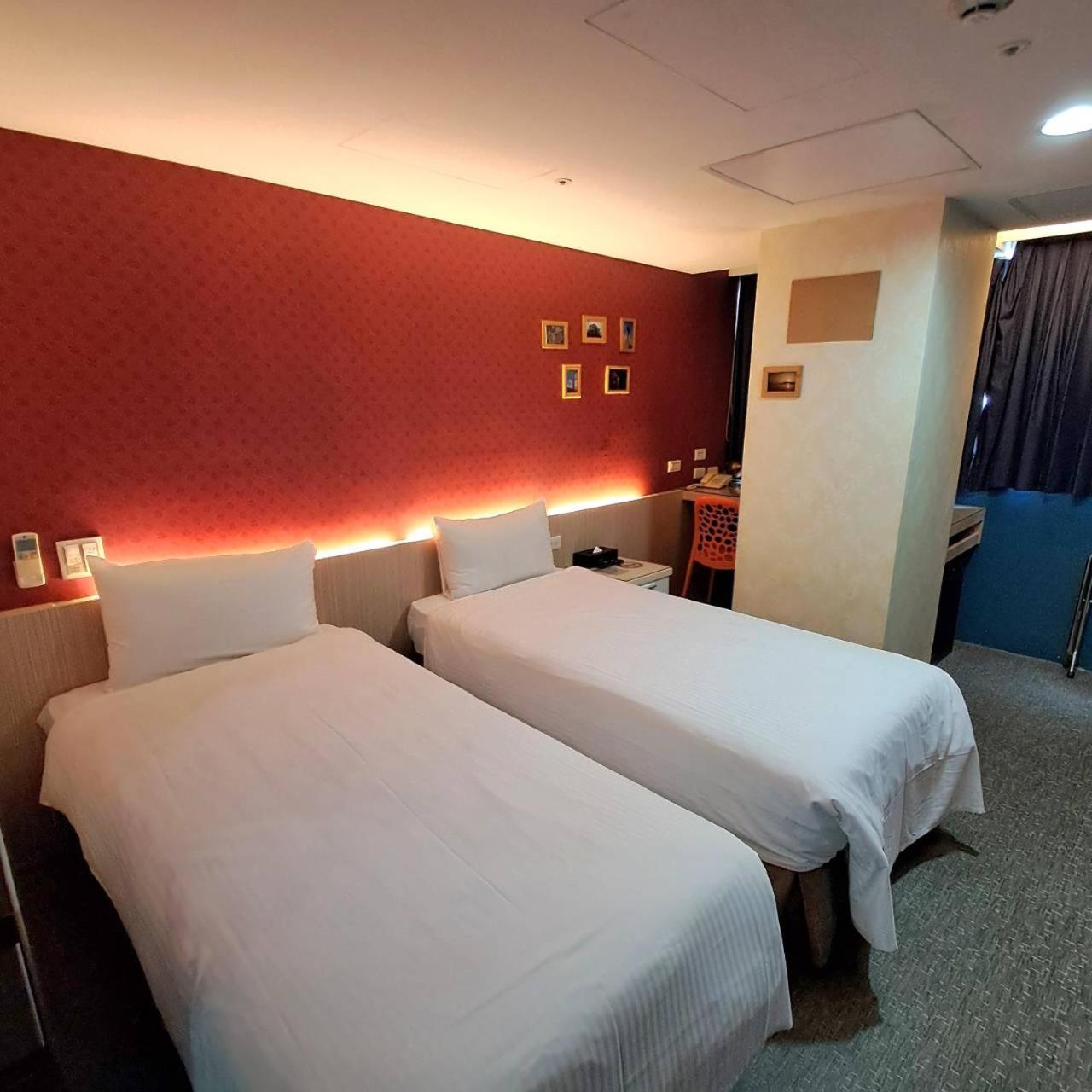 Morwing Hotel Fuzhong Taipeh Exterior foto